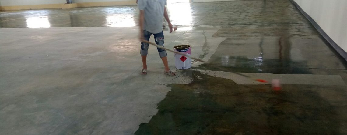 Lăn lớp lót đầu tiên